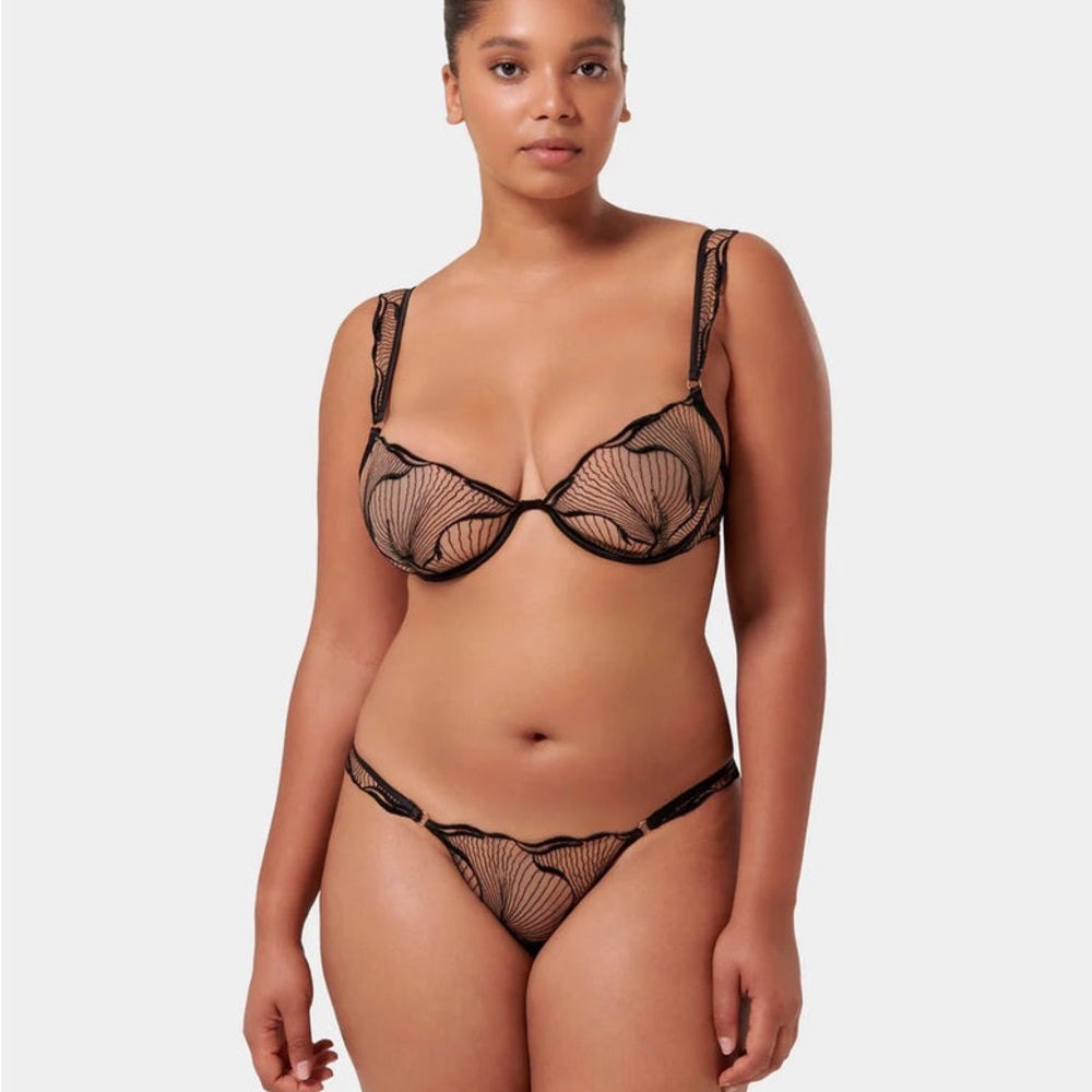 Elegant Black Women's Intimate Set